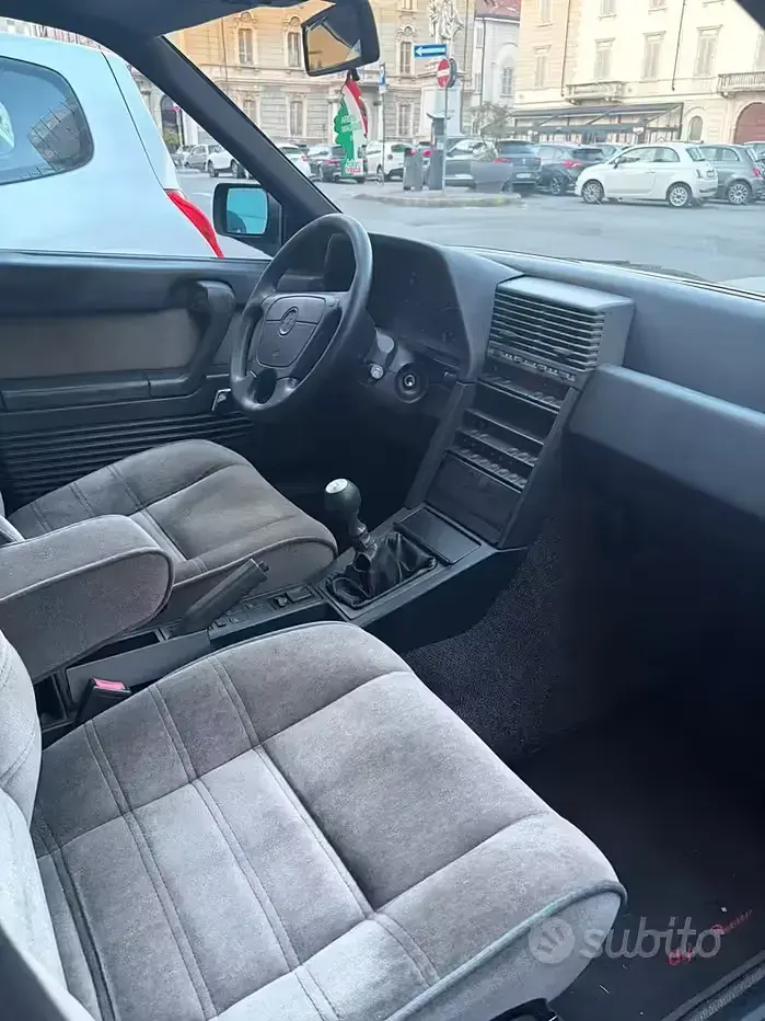 Usata Alfa Romeo 164 Super 201 CV (147 kW) 1995 Nero Berlina