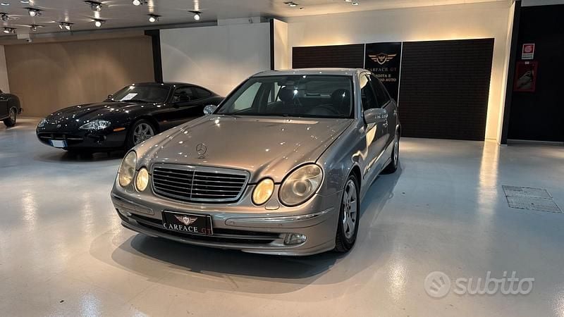 Grigio Usata 2004 Mercedes E270 Berlina | 3400 € (Ottimo prezzo) - Immagine 1/4