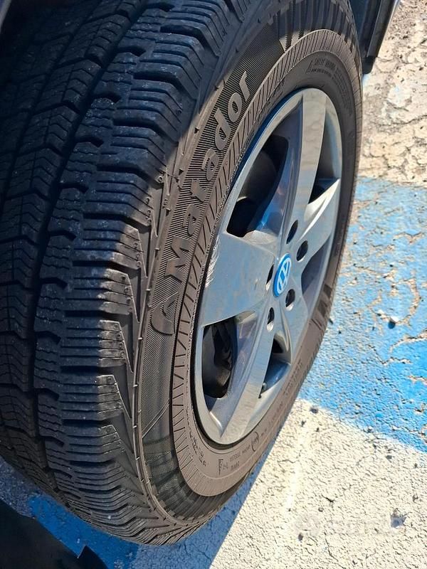 Usata VW Caravelle 2006 Blu Monovolume