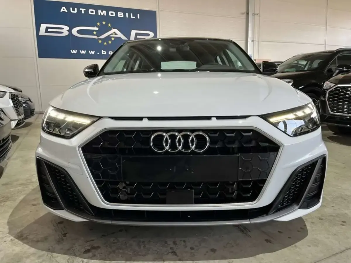 Nuova Audi A1 S-Line 116 CV (85 kW) 2026 Bianco SUV