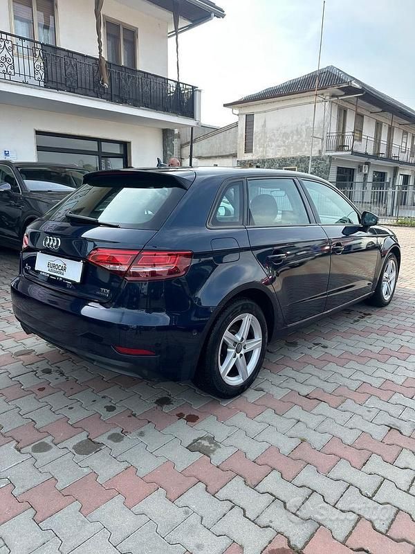Usata Audi A3 Business 150 CV (110 kW) 2017 Blu Berlina