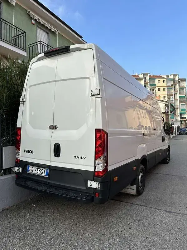 Usata Iveco Daily 170 CV (125 kW) 2016 Bianco Furgone