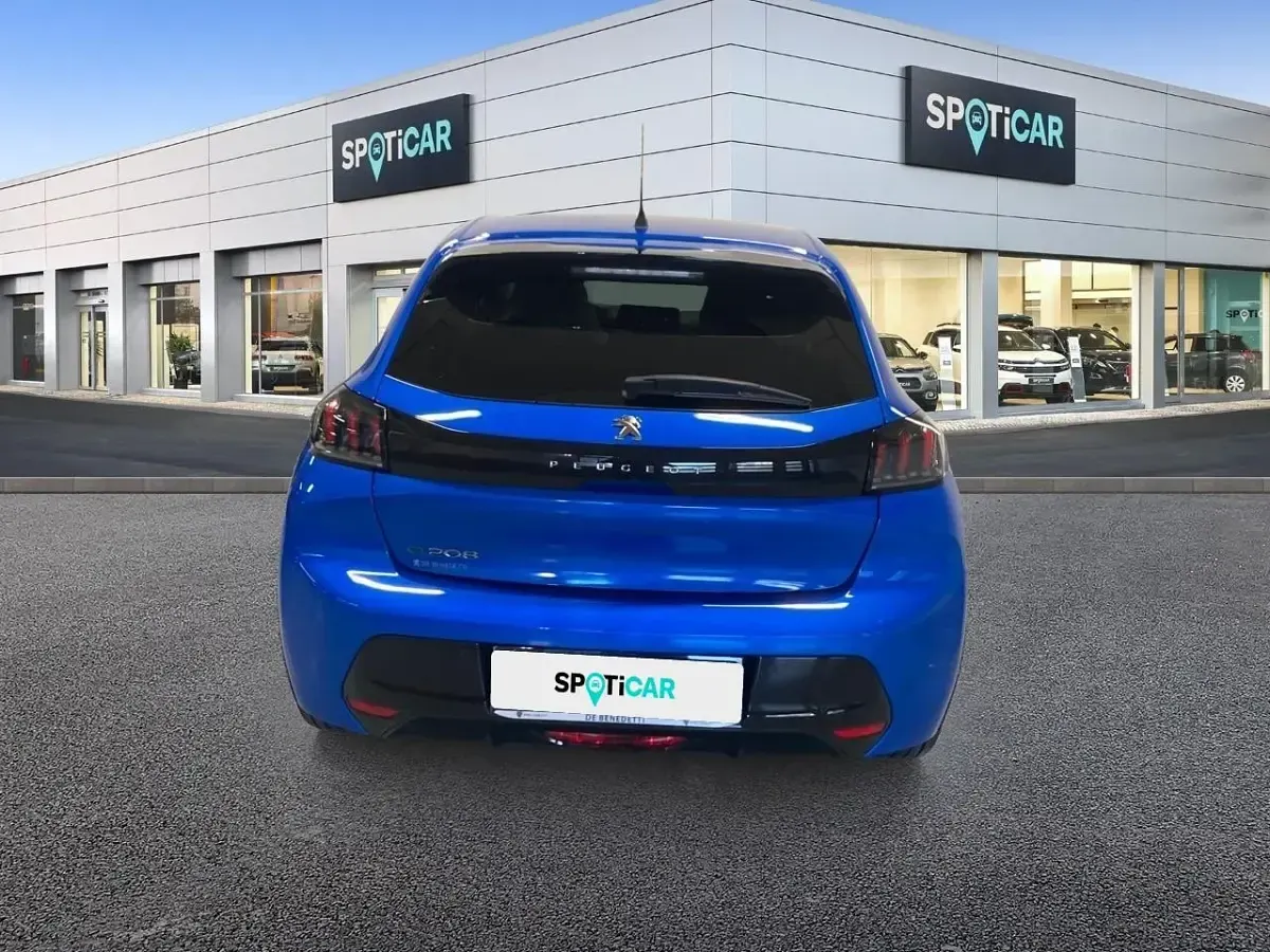 Usata Peugeot e-208 Allure 100 kW (136 CV) 2022 Blu Utilitaria