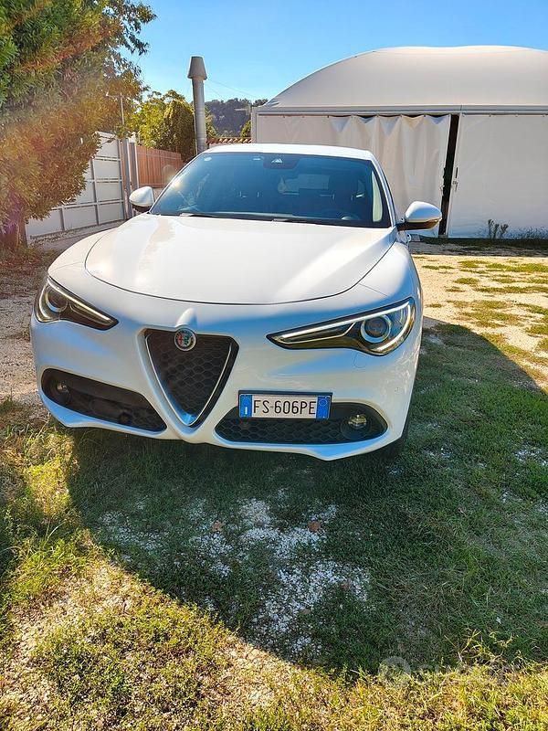 Usata Alfa Romeo Stelvio Business 210 CV (154 kW) 2018 Bianco SUV