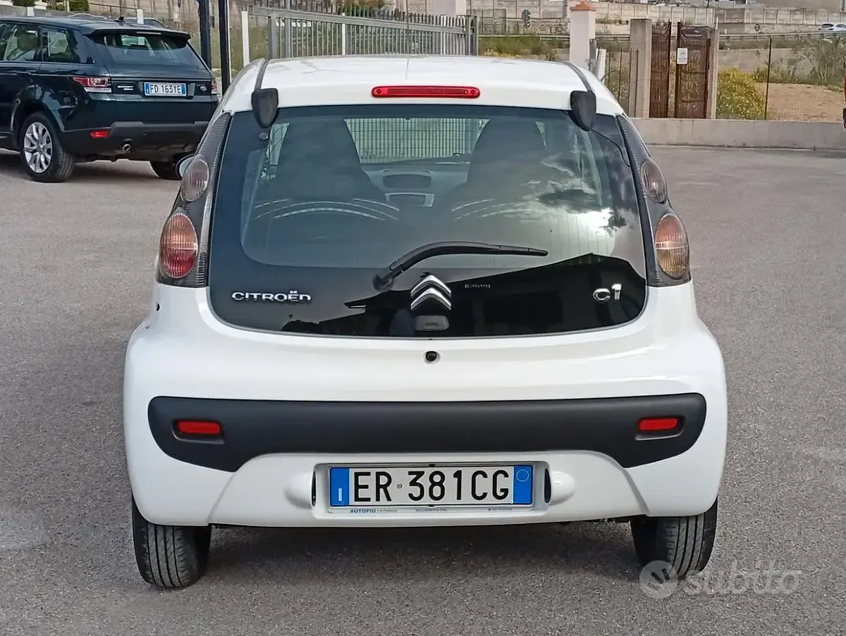 Usata Citroën C1 Attraction 68 CV (50 kW) 2013 Bianco Utilitaria