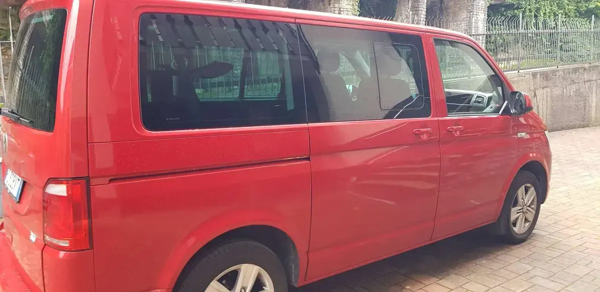 Occasion VW Caravelle 150 ch (110 kW) 2016 Rouge Van