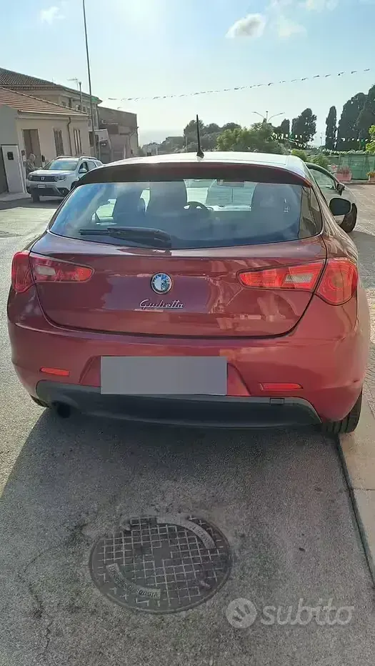 Usata Alfa Romeo Giulietta Progression 105 CV (77 kW) 2012 Rosso Utilitaria