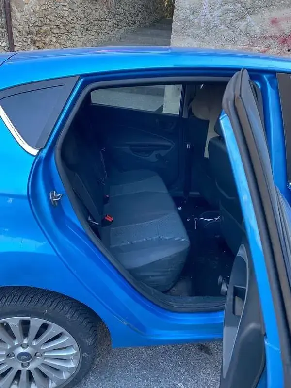 Usata Ford Fiesta Individual 90 CV (66 kW) 2010 Berlina