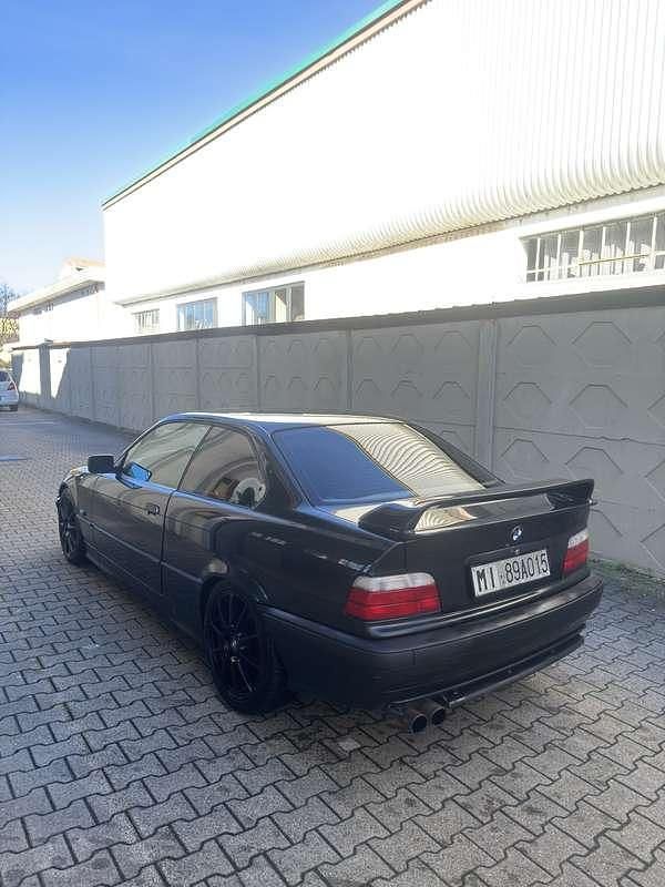 Usata BMW 318 140 CV (102 kW) 1993 Coupé