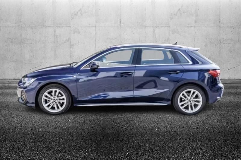 Usata Audi A3 e-tron S-Line 116 CV (85 kW) 2024 Blu metallizzato Utilitaria