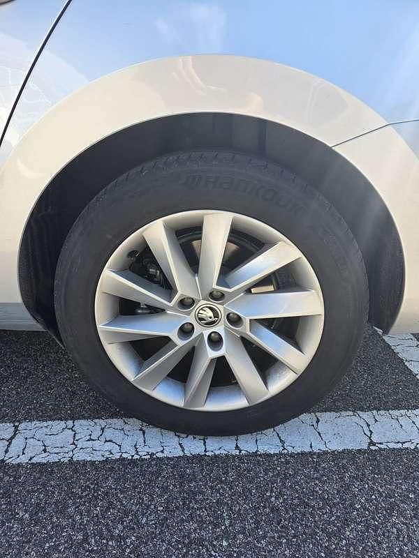 Usata Skoda Superb Executive 150 CV (110 kW) 2020 Argento Station wagon