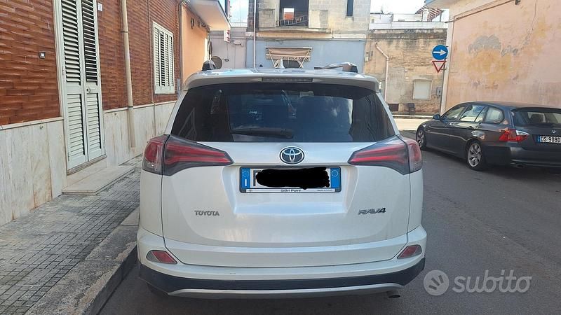 Usata Toyota RAV4 143 CV (105 kW) 2016 SUV