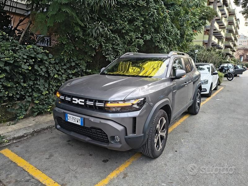 Grigio Usata 2025 Dacia Duster Journey Tre volumi | 21.800 € (Cara) - Immagine 1/4