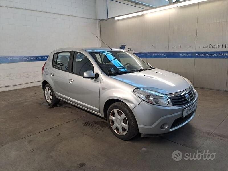 Usata Dacia Sandero Ambiance 75 CV (55 kW) 2009 Grigio Utilitaria