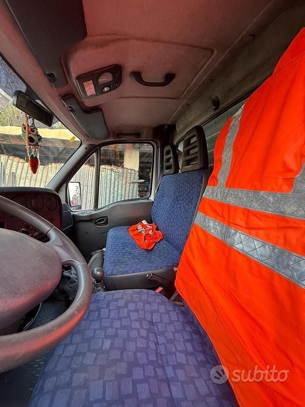 Usata Iveco Daily 125 CV (91 kW) 2002 Bianco