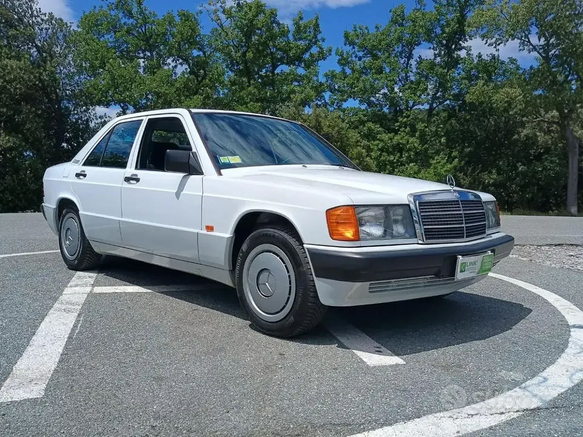 Usata Mercedes 190 122 CV (89 kW) 1989 Bianco Berlina