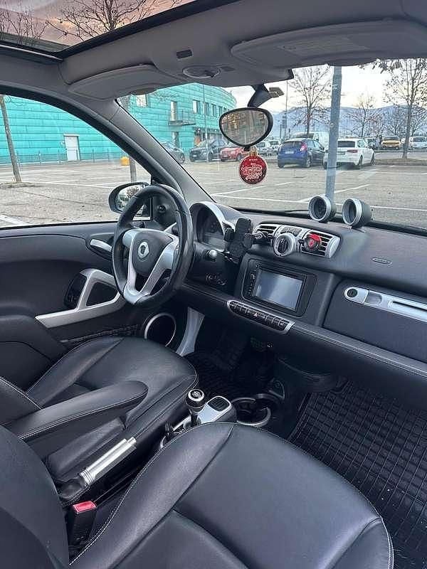 Begagnad Smart ForTwo Coupé Brabus 102 HK (75 kW) 2014 Vit Sportkupé