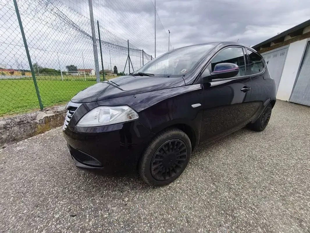 Usata Lancia Ypsilon 69 CV (50 kW) 2014 Utilitaria