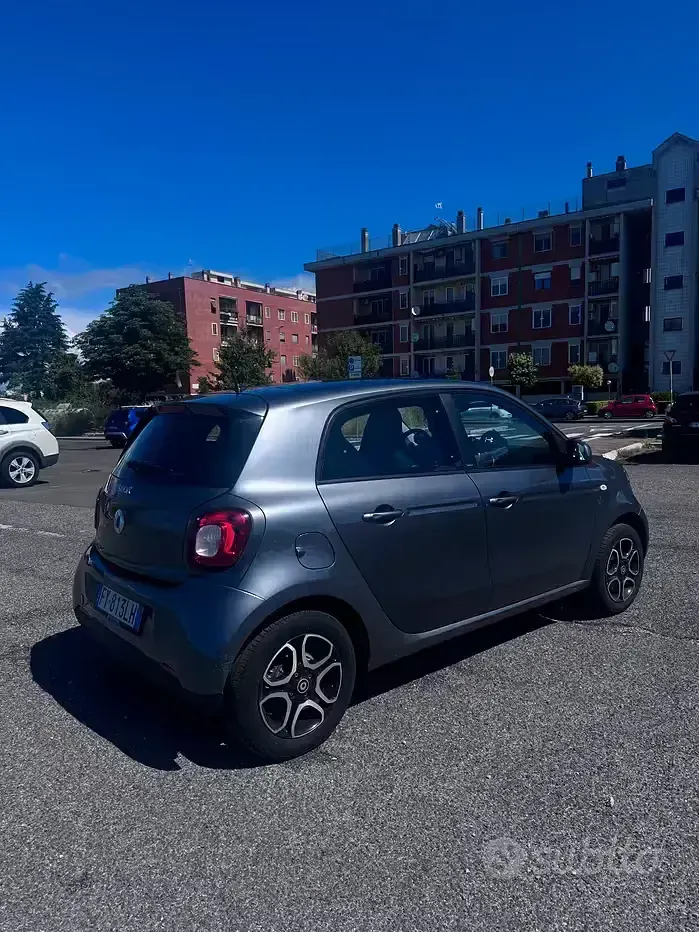 Usata Smart ForFour Passion 90 CV (66 kW) 2019 Grigio Utilitaria