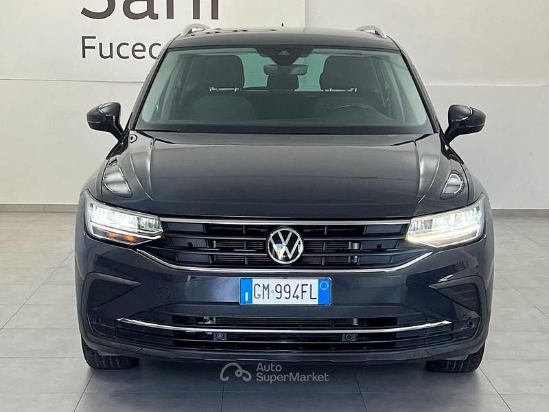Usado VW Tiguan Life 150 CV (110 kW) 2023 Gris SUV