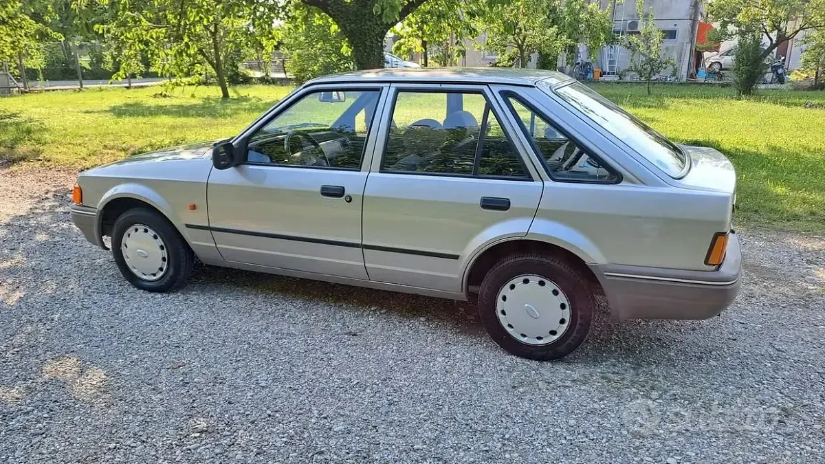Usata Ford Escort 58 CV (42 kW) 1986 Berlina