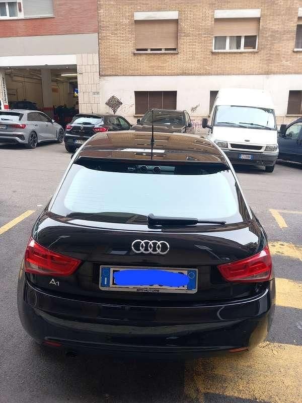Usata Audi A1 Attraction 86 CV (63 kW) 2011 Nero Utilitaria