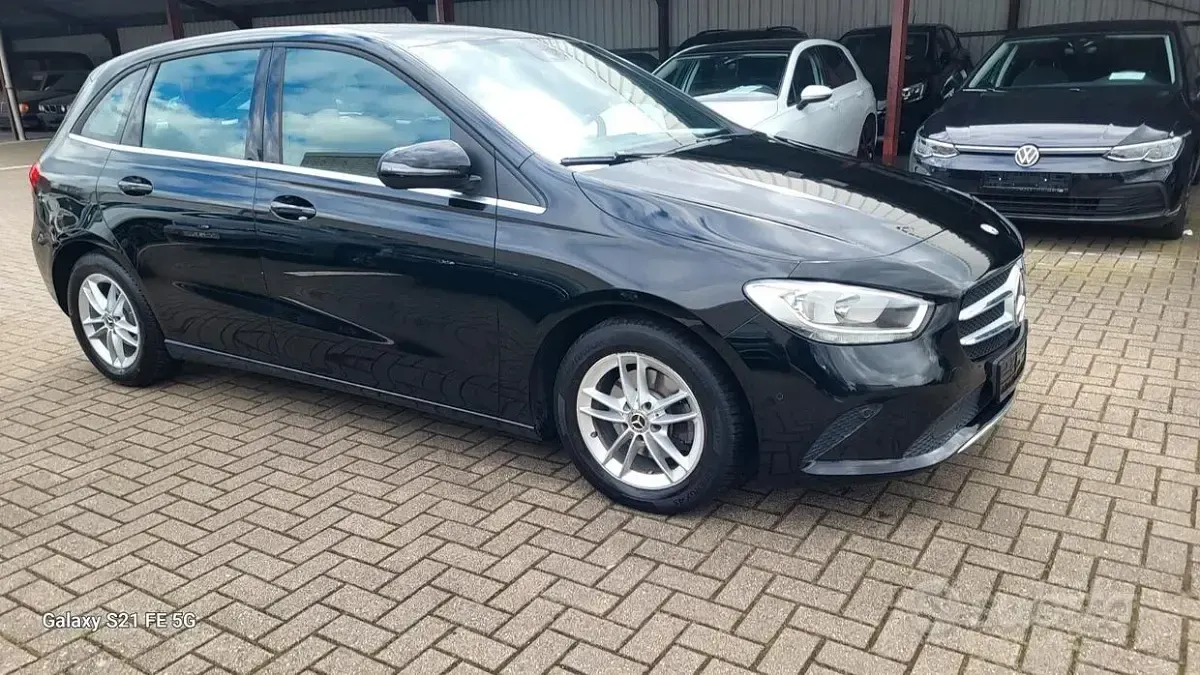 Occasion Mercedes B180 Executive 116 PK (85 kW) 2021 Zwart MPV
