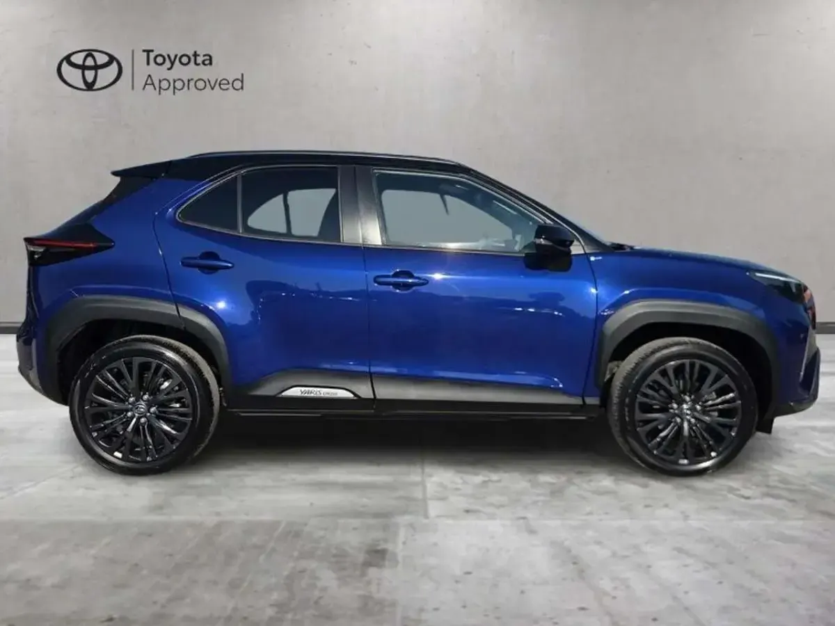 Usata Toyota Yaris Cross 116 CV (85 kW) 2023 Juniper blu SUV