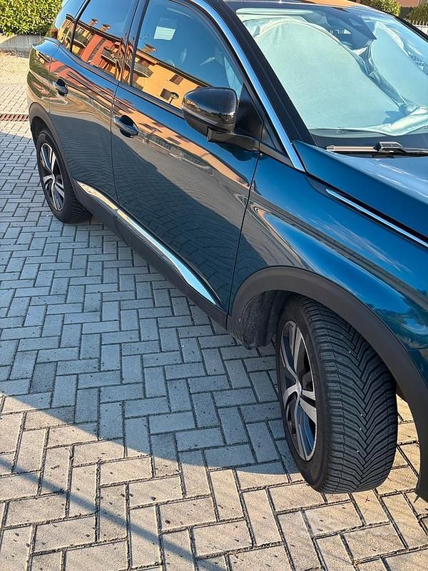 Usata Peugeot 3008 131 CV (96 kW) 2022 Blu SUV