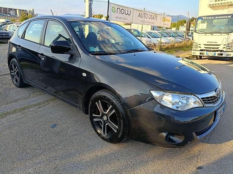 Grigio Usata 2009 Subaru Impreza Tre volumi | 4990 € (Ottimo prezzo) - Immagine 1/4