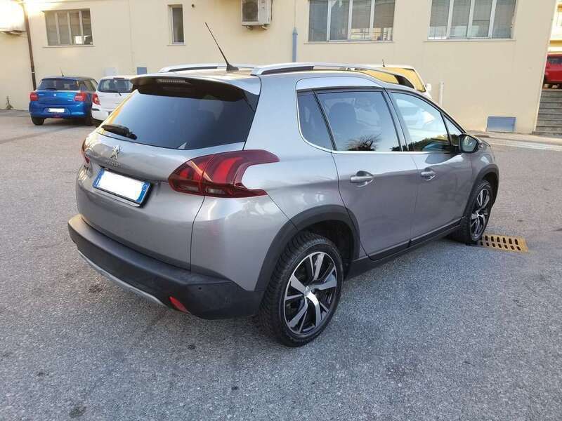 Usata Peugeot 2008 Allure 120 CV (88 kW) 2019 Grigio SUV
