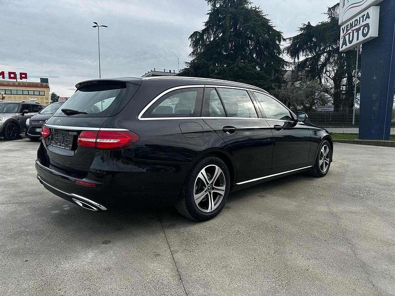 Usata Mercedes E200 Avantgarde 160 CV (117 kW) 2019 Nero Station wagon