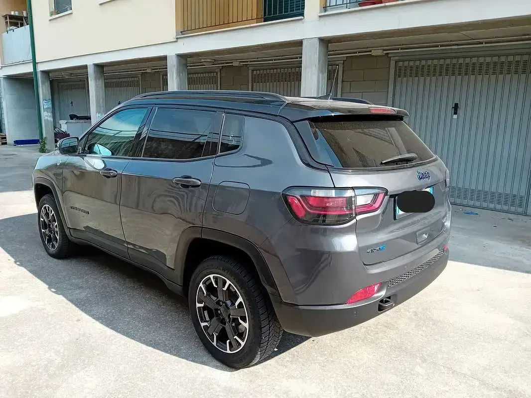 Usata Jeep Compass Trailhawk 241 CV (177 kW) 2022 Blu/azzurro SUV