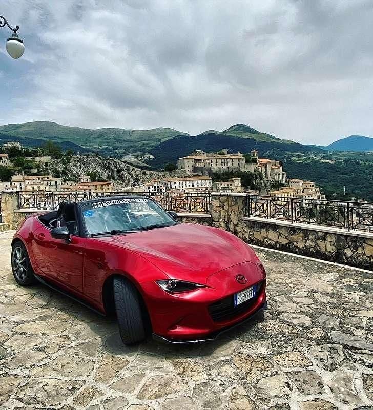 Usata Mazda MX5 Inclusive 160 CV (117 kW) 2017 Rosso Cabrio