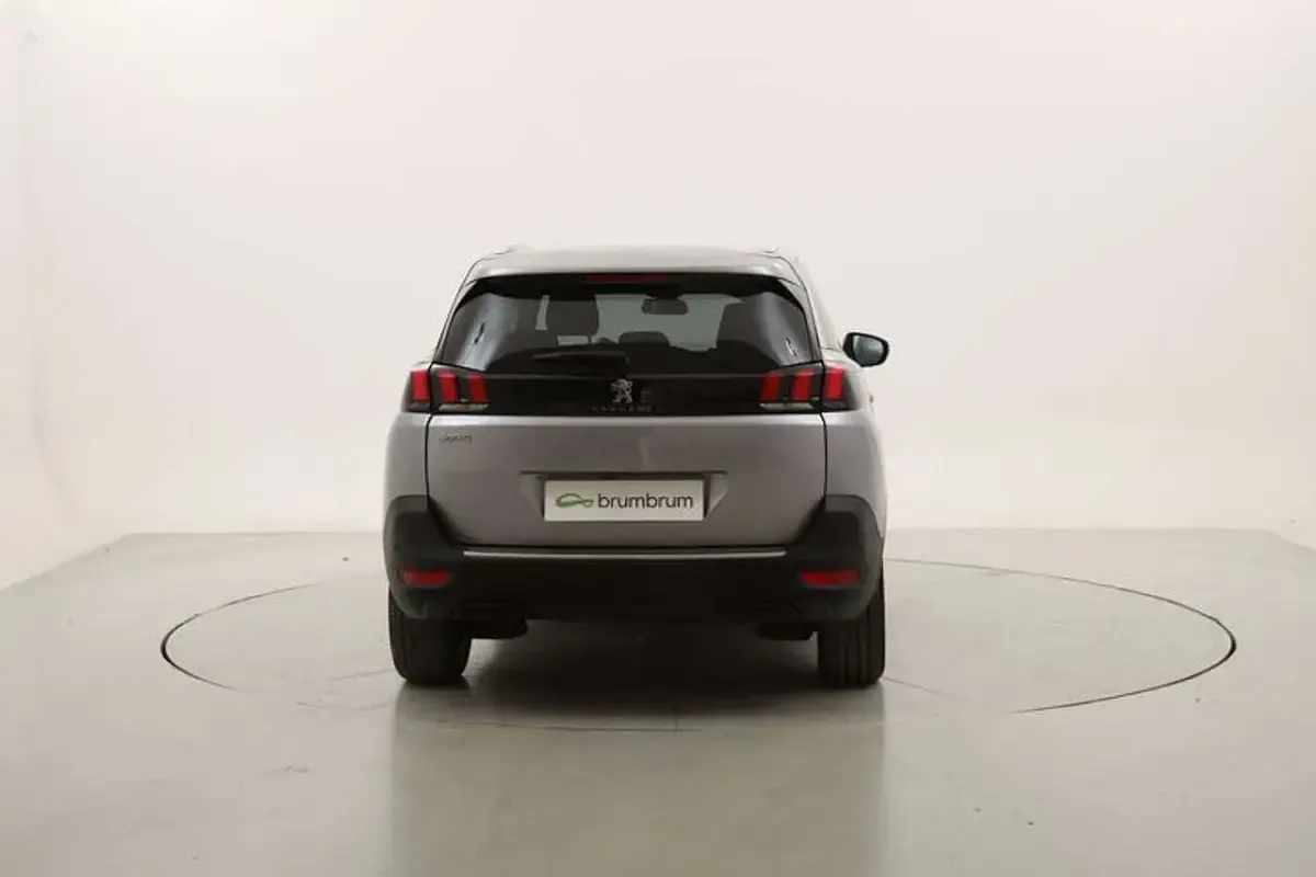 Usata Peugeot 5008 Allure 131 CV (96 kW) 2020 Argento SUV