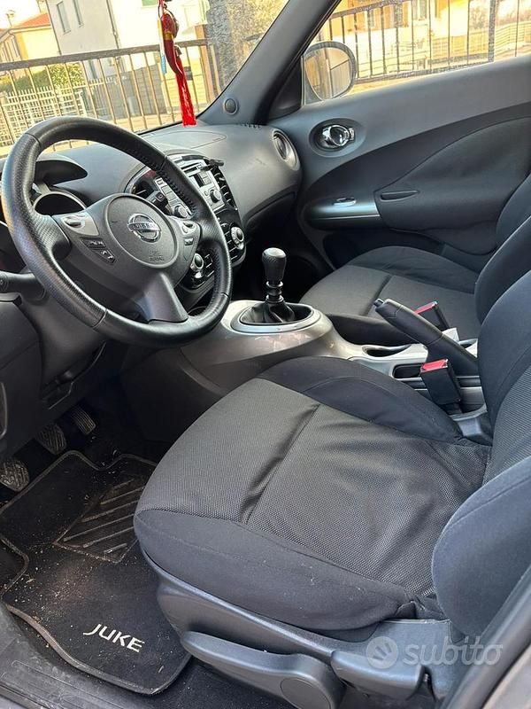 Usata Nissan Juke 110 CV (80 kW) 2010 Grigio SUV