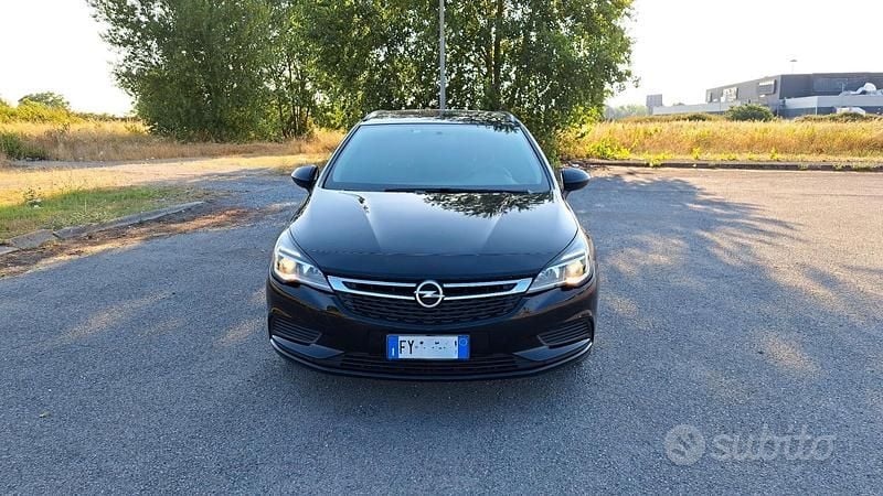 Usata Opel Astra Dynamic 110 CV (80 kW) 2019 Nero Station wagon