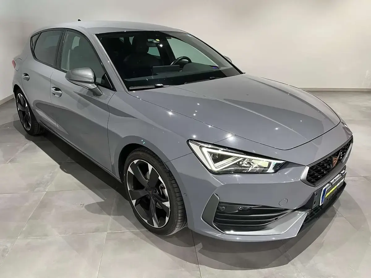 Usata Cupra Leon 150 CV (110 kW) 2024 Grigio Berlina
