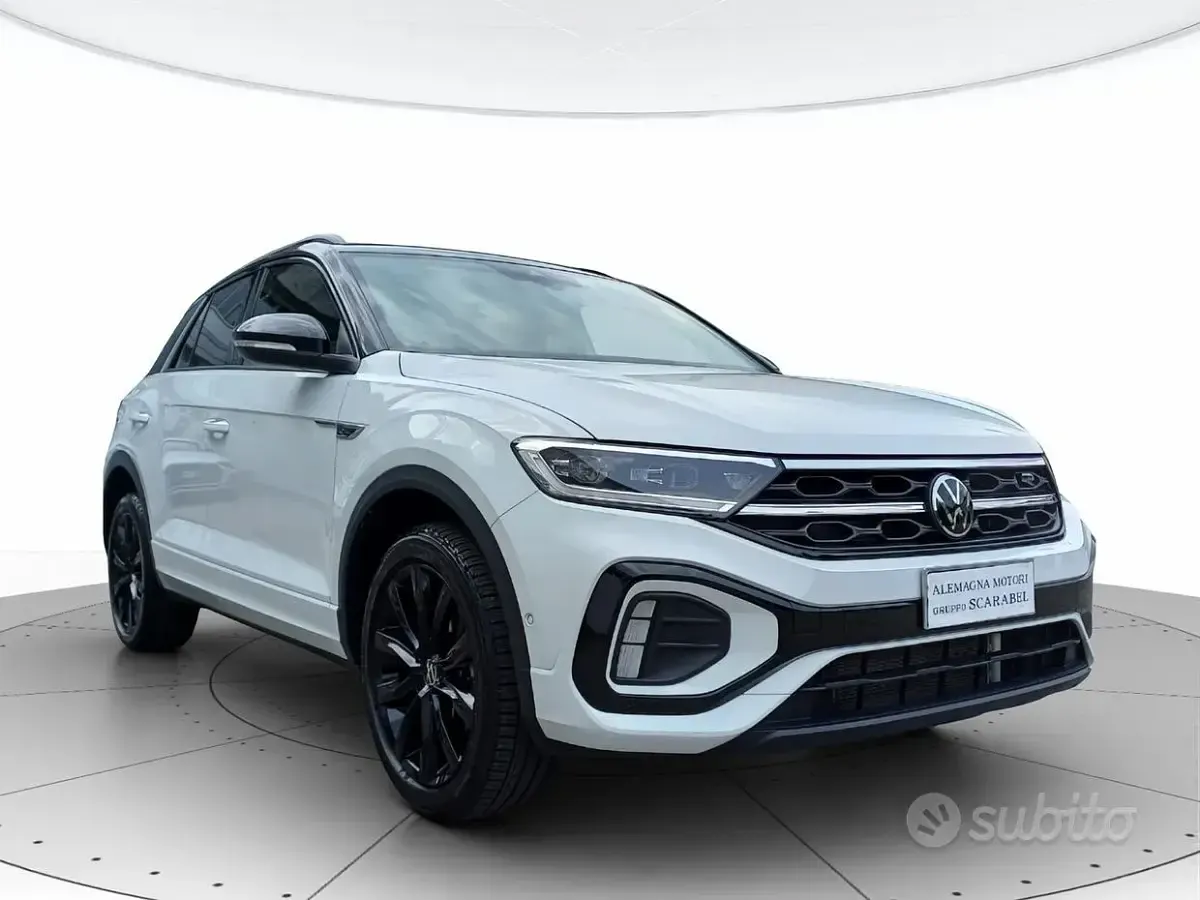 Usata VW T-Roc R-line 150 CV (110 kW) 2023 Pure white nero SUV