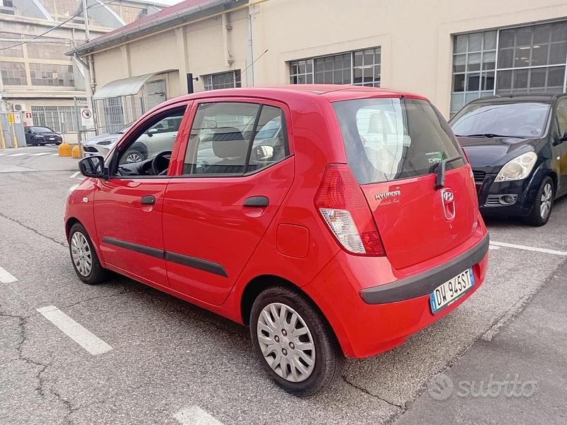Usata Hyundai i10 63 CV (46 kW) 2009 Rosso Utilitaria