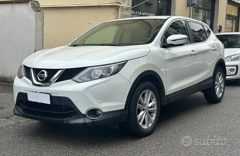 Usata Nissan Qashqai Tekna 110 CV (80 kW) 2016 Bianco SUV