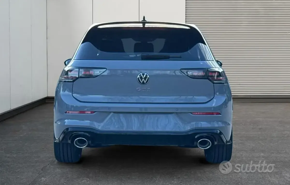 Nuova VW Golf VIII GTI Clubsport 300 CV (220 kW) 2026 Grigio Berlina