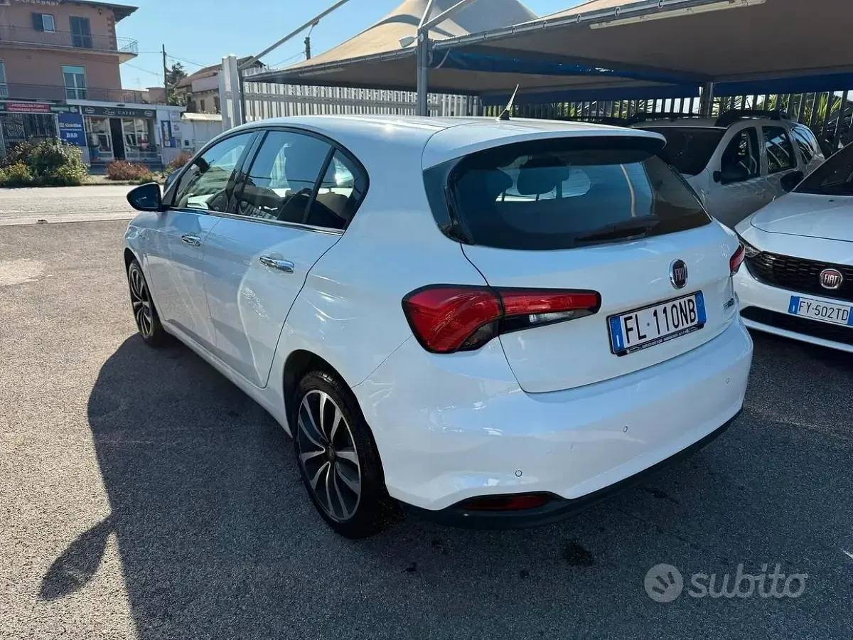 Usata Fiat Tipo Lounge 120 CV (88 kW) 2017 Bianco Berlina