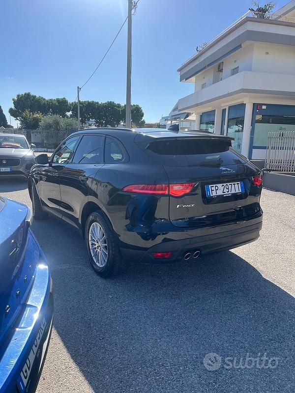 Usata Jaguar F-Pace Pure 180 CV (132 kW) 2018 Nero SUV