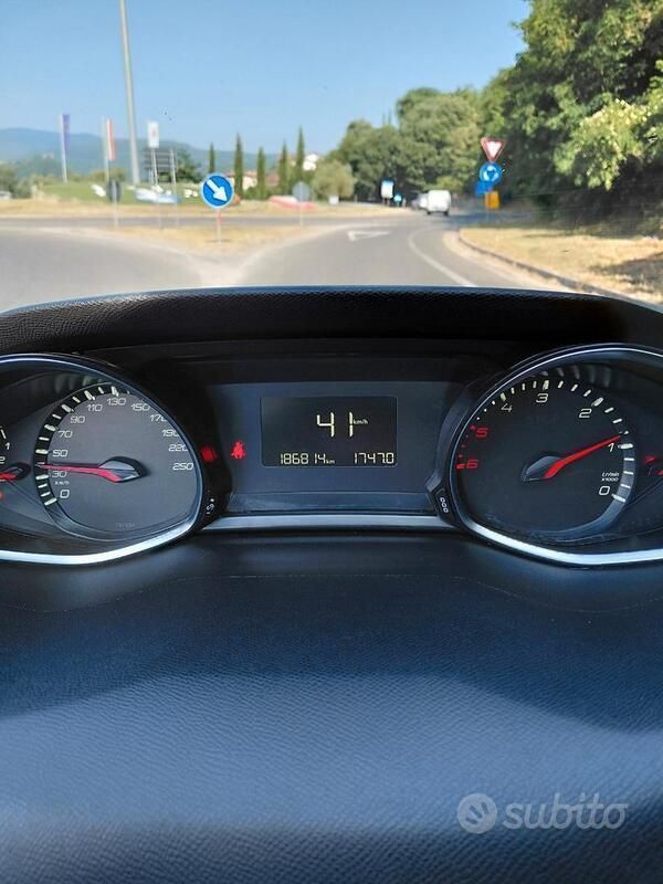 Usata Peugeot 308 116 CV (85 kW) 2015 Bianco Utilitaria