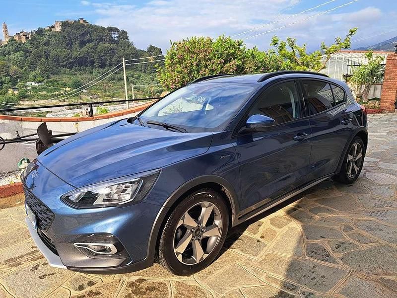 Usata Ford Focus Active 120 CV (88 kW) 2021 Blu/azzurro Berlina