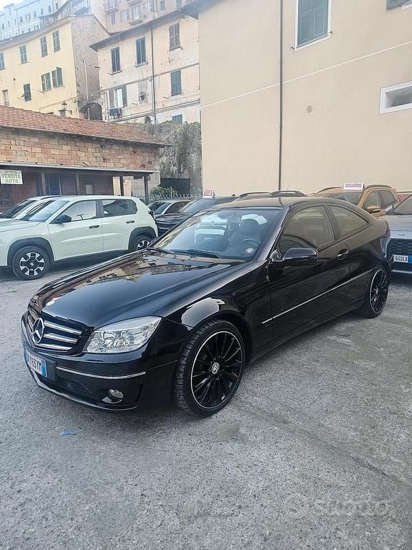 Usata Mercedes C200 120 CV (88 kW) 2008 Nero Berlina