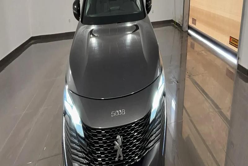 Usata Peugeot 5008 Allure 131 CV (96 kW) 2024 Grigio platinium SUV