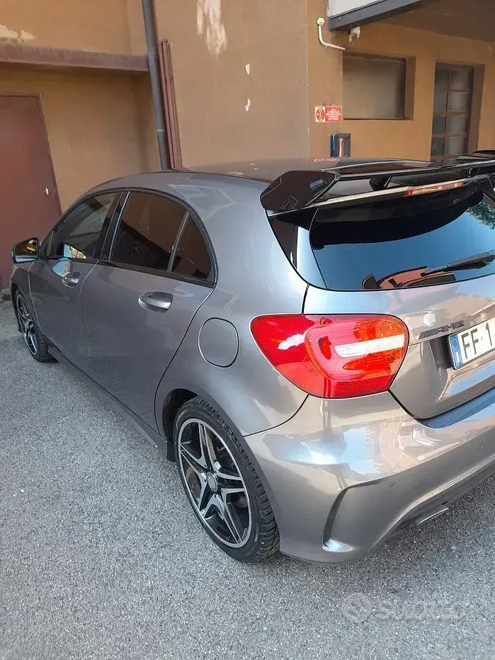 Usata Mercedes 180 122 CV (89 kW) 2015 Grigio Berlina