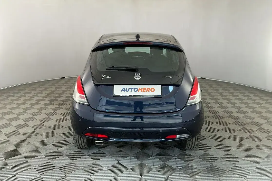 Usata Lancia Ypsilon Gold 70 CV (51 kW) 2021 Blu Utilitaria